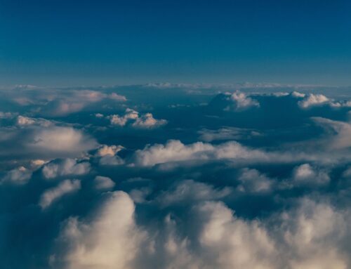 DOGE, XRP, ETH, SOL Follow Bitcoin Through the Cloud as Altcoin Momentum Builds