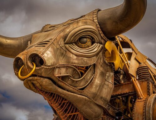 King Dollar Falls, Bitcoin Marches Toward Sound Money Highs